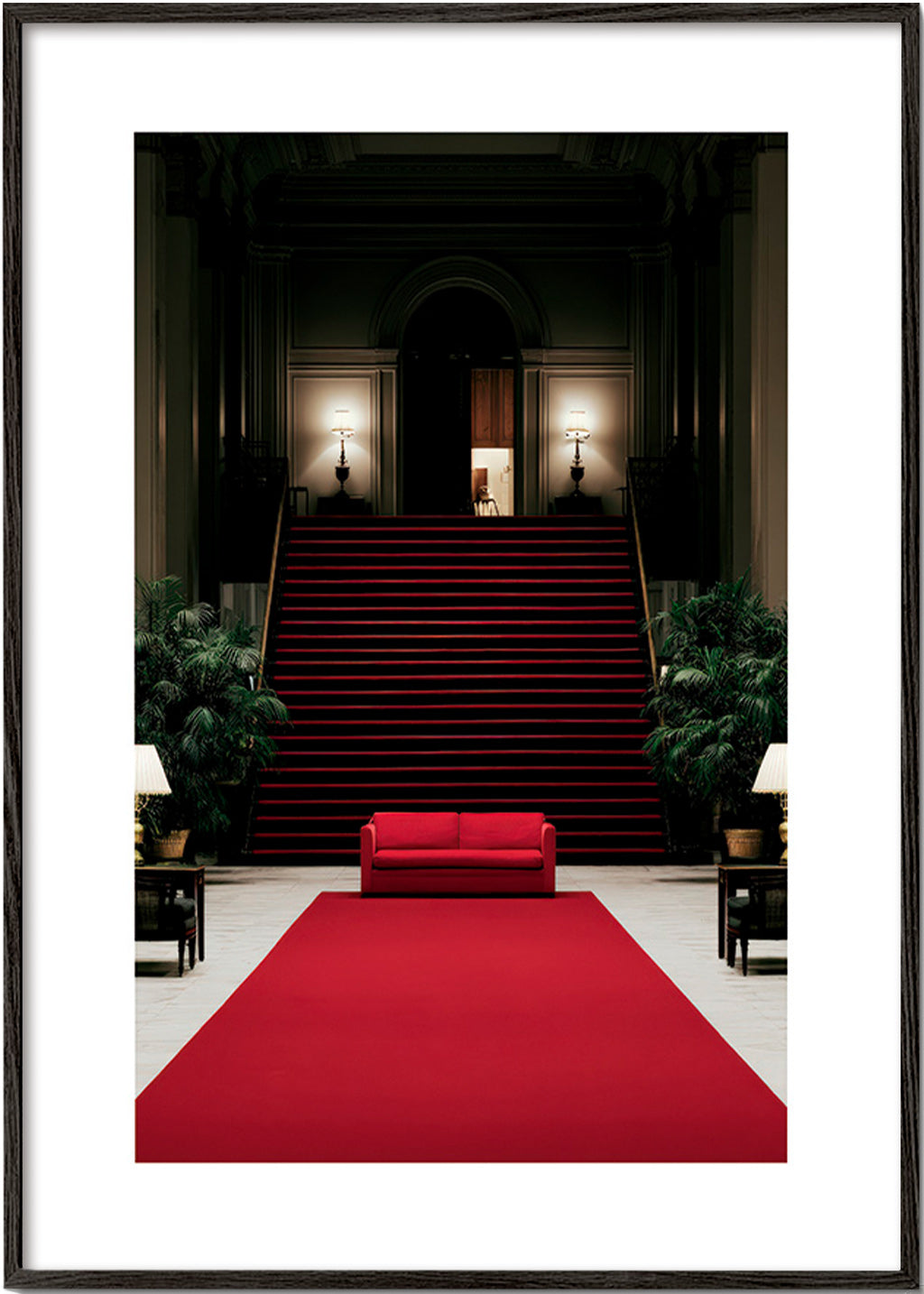 Fotografia di scala con tappeto rosso