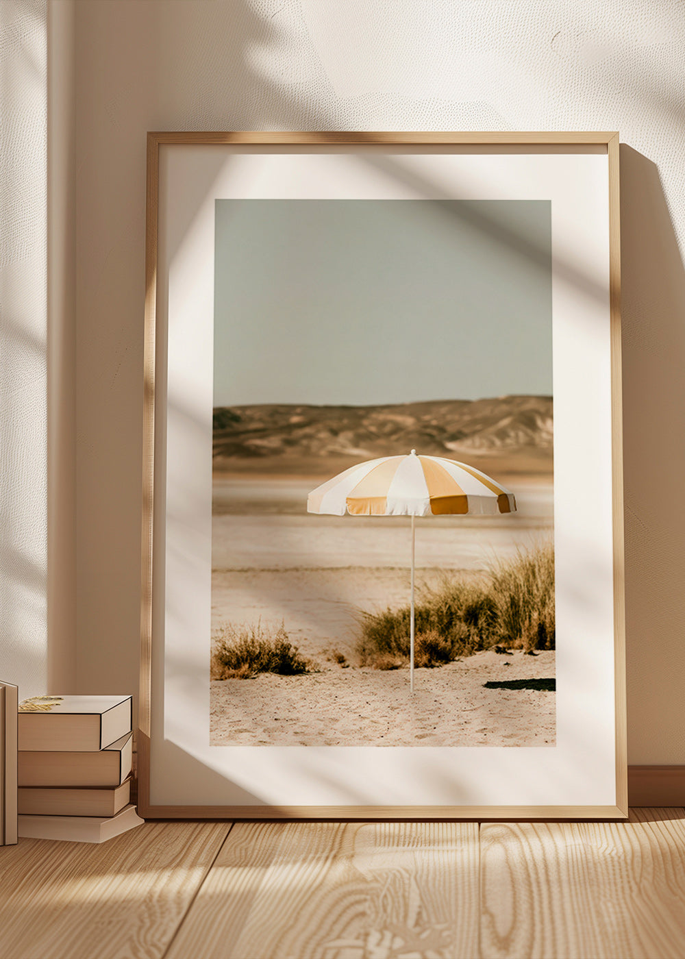 Arte paesaggistica con ombrellone da spiaggia a righe