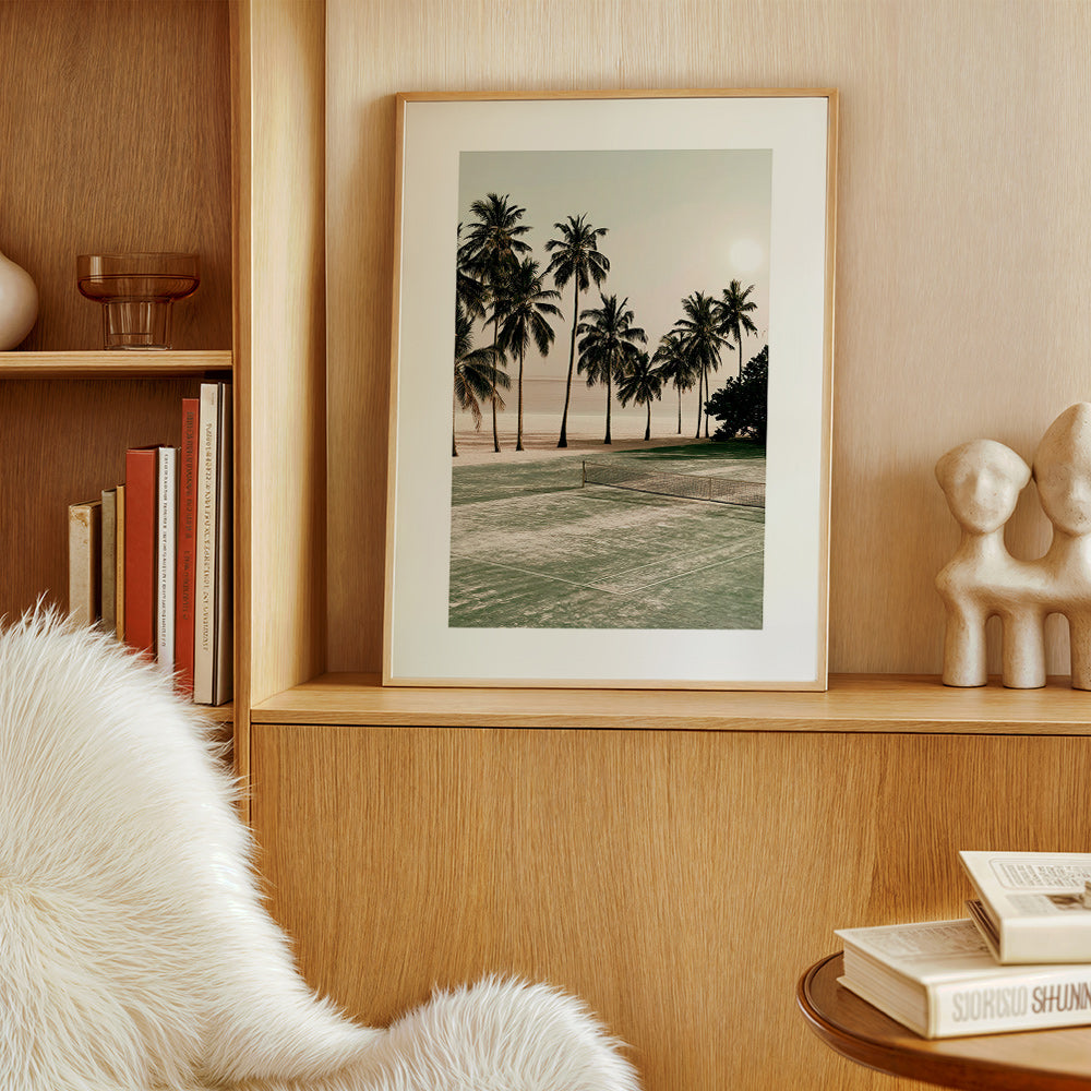 Arte paesaggistica con palme e campo da tennis