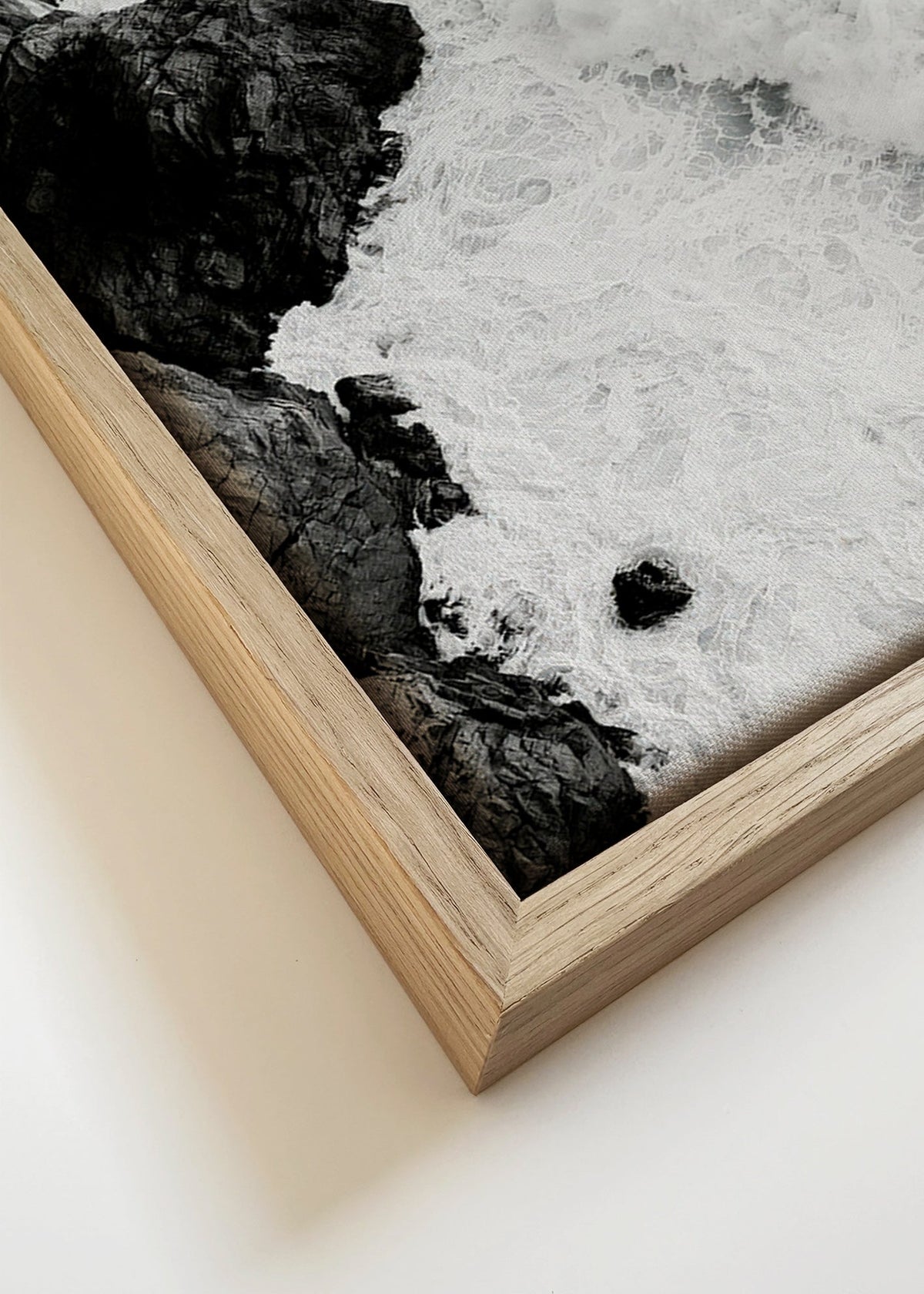 Arte paesaggistica: rocce atlantiche in bianco e nero