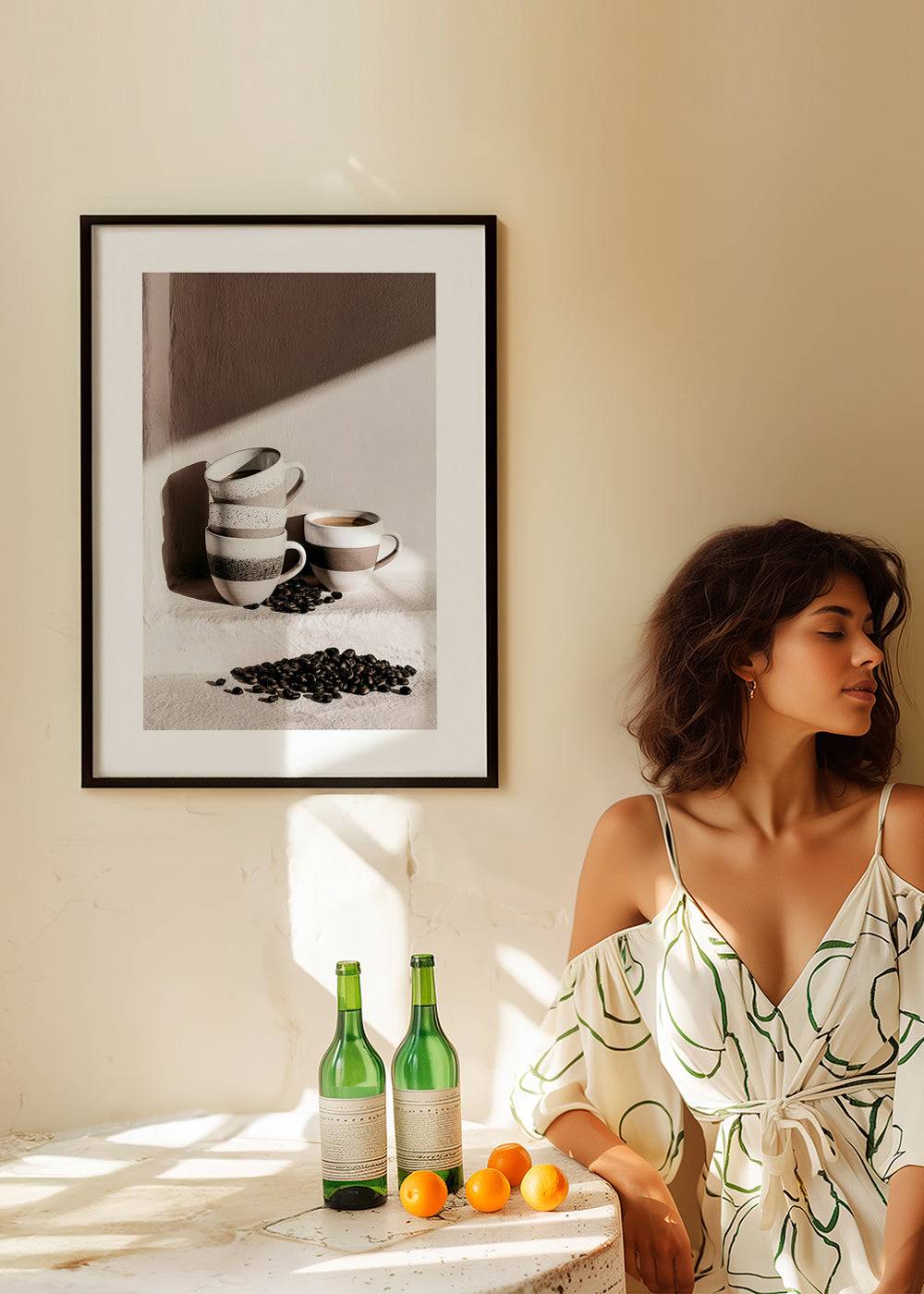 Arte da cucina con tazze impilate e chicchi di caffè