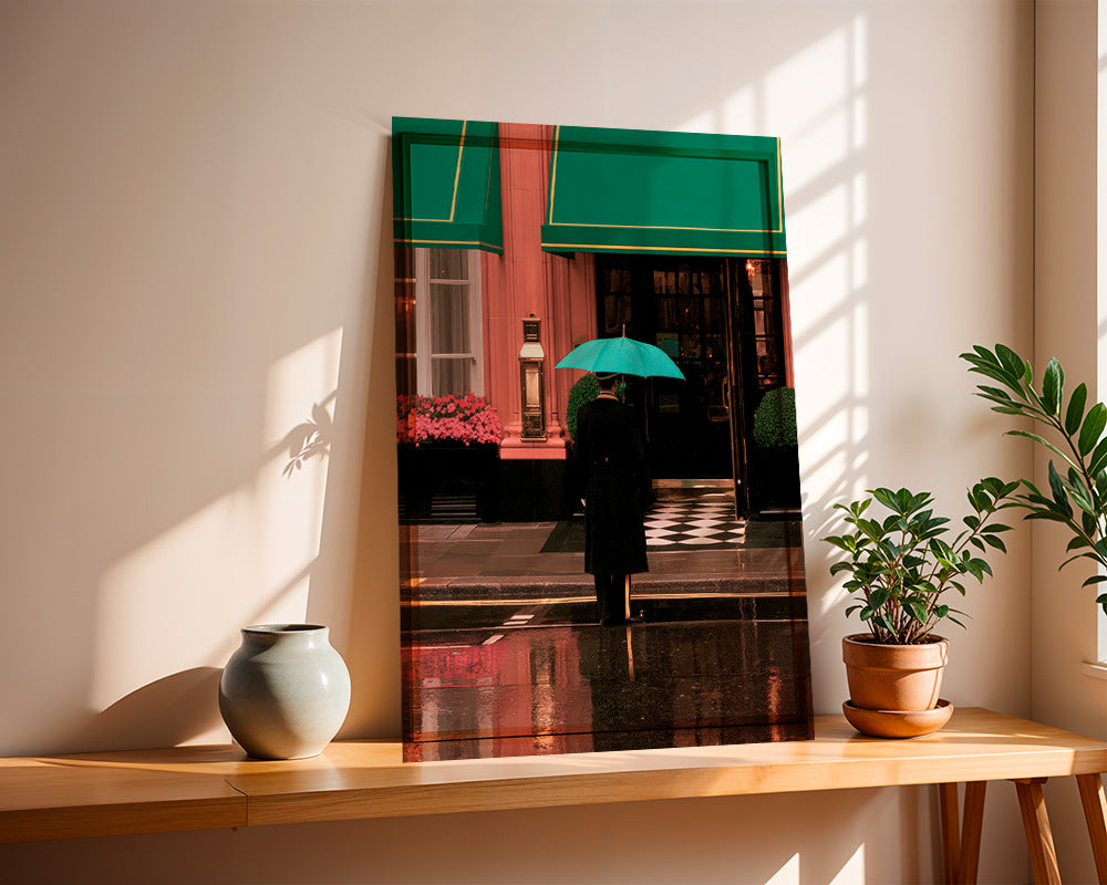 Fotografia cittadina: figura con ombrello e riflessi