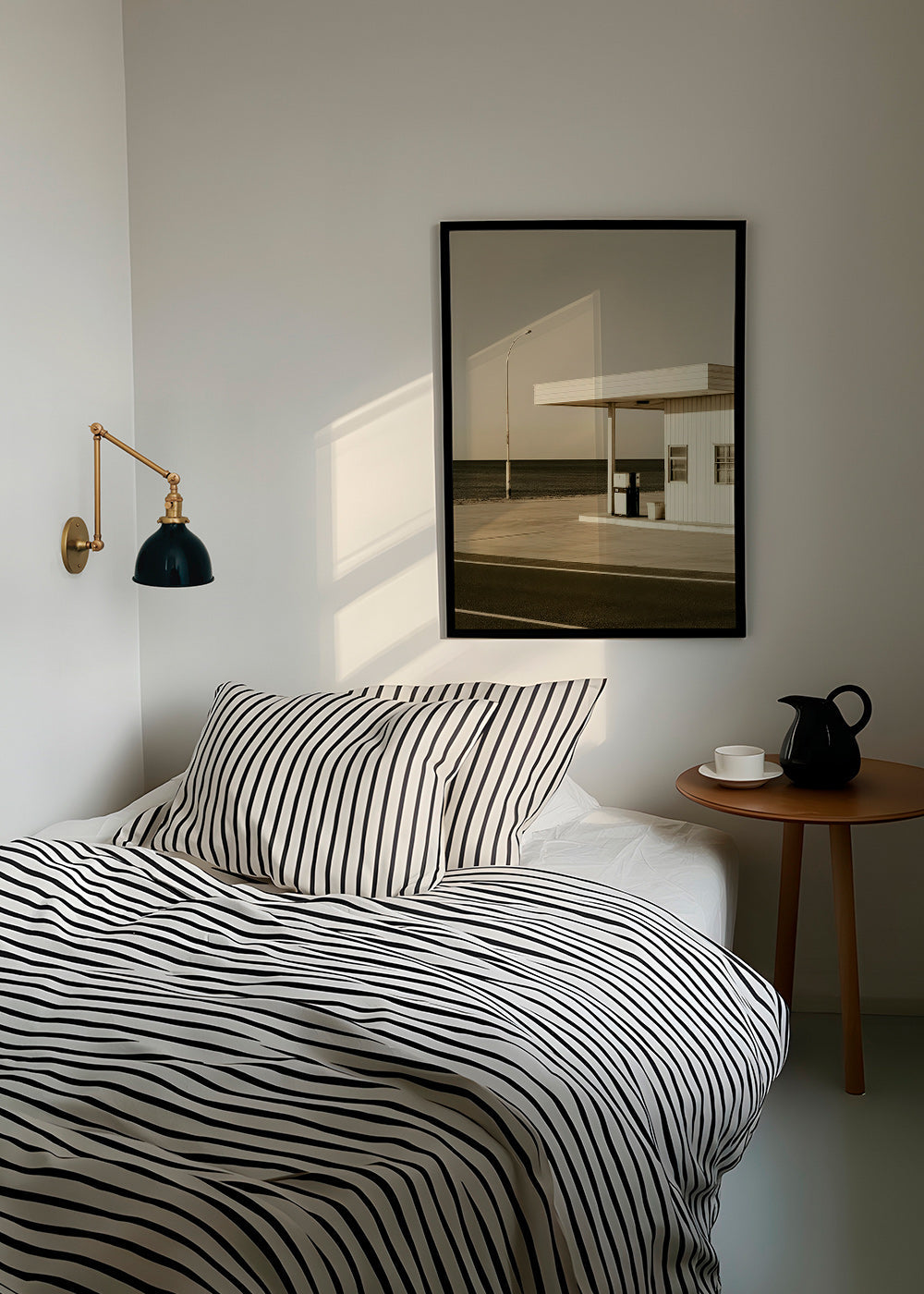 Quadro paesaggistico minimalista stazione costiera