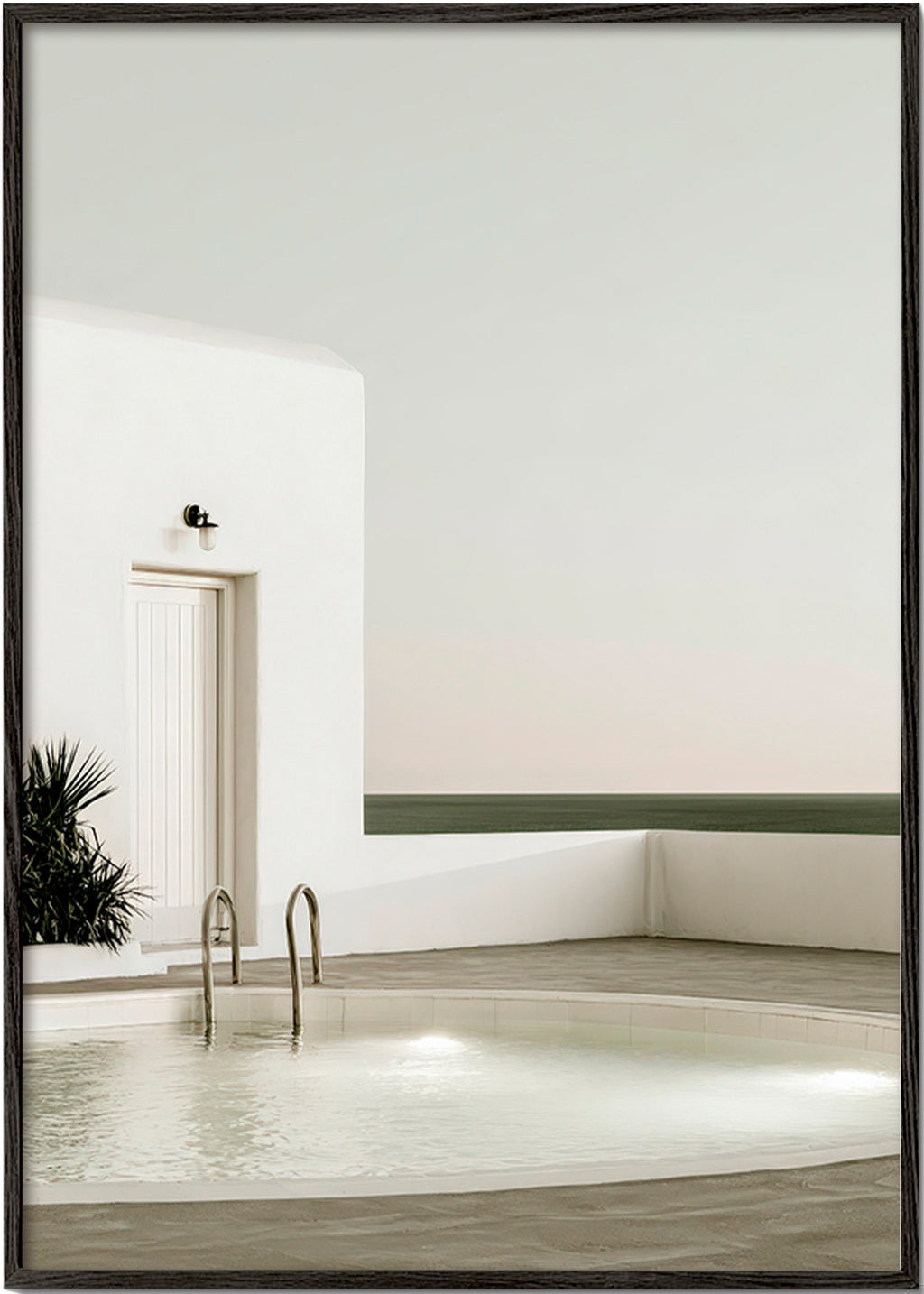 Fotografia di piscina minimalista e architettura bianca
