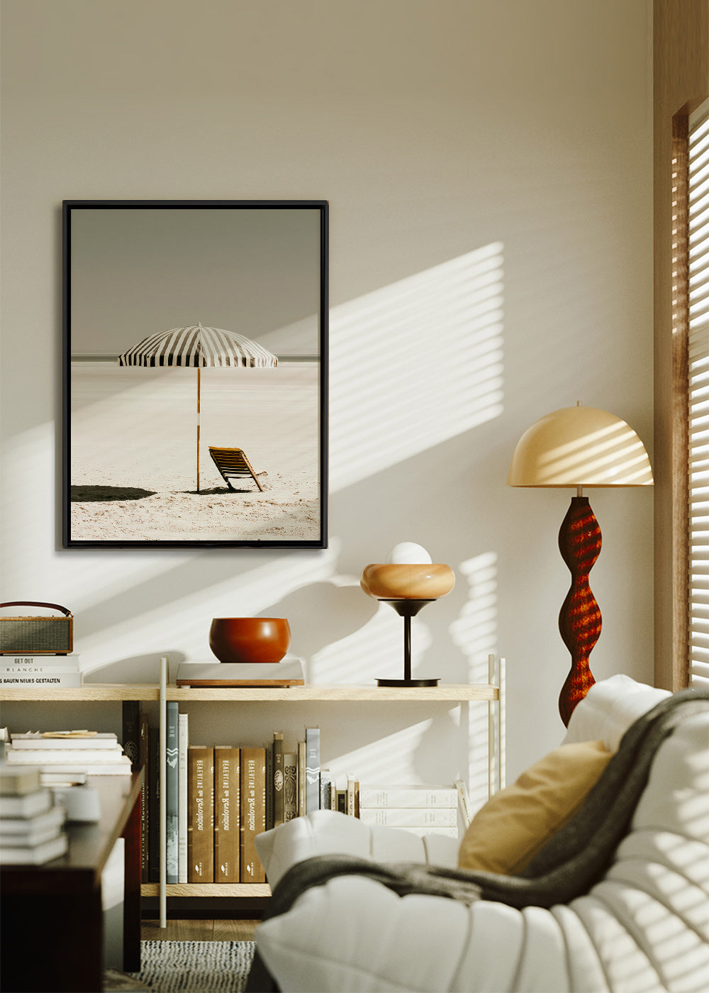 Quadro paesaggio con ombrellone solitario