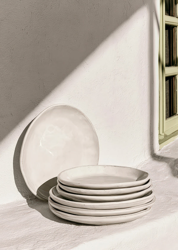 Arte da cucina: ceramica bianca e luce naturale